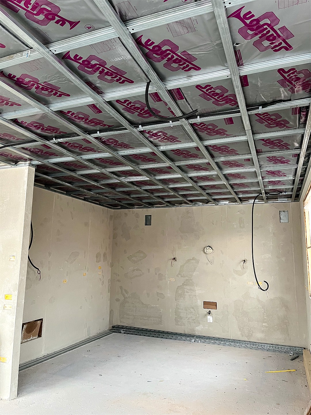 Orditura a soffitto con isolante (Isolamenti)
